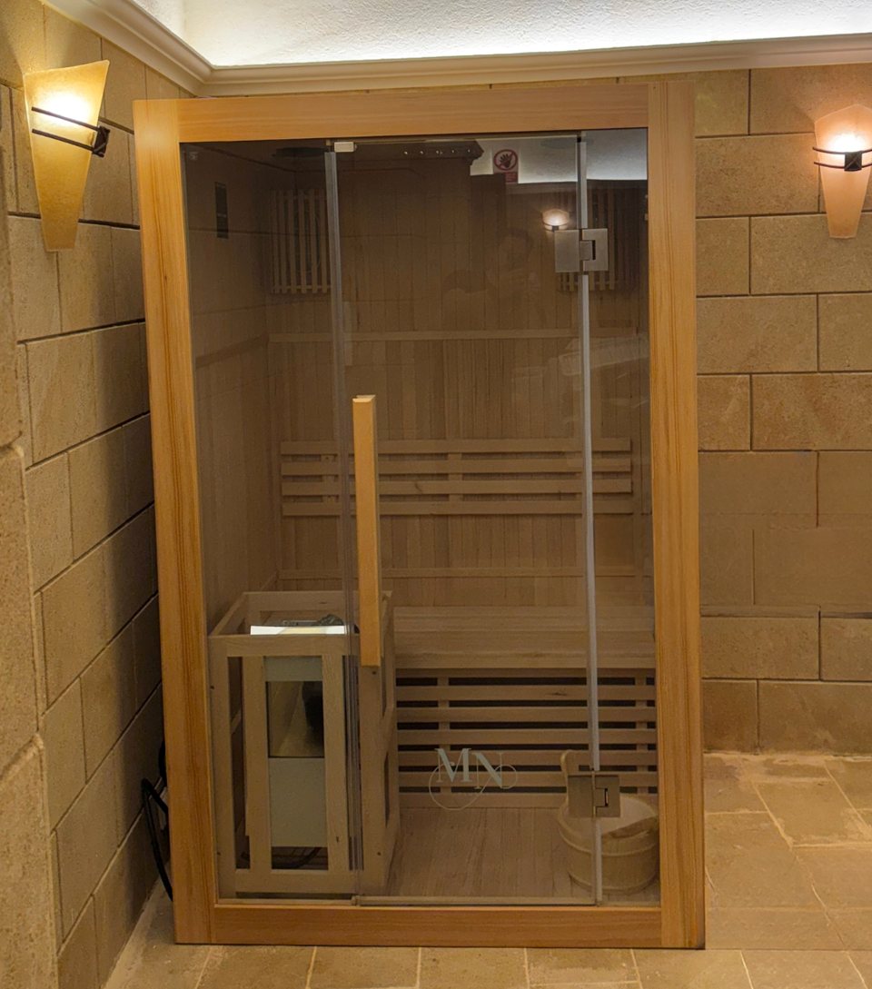 Sauna finlandesa pronta, instalada por um cliente da SEIVA em Malta